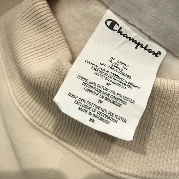 SOLD - Champion x UO Exclusive Mockneck Sweater - Picture 9 of 9